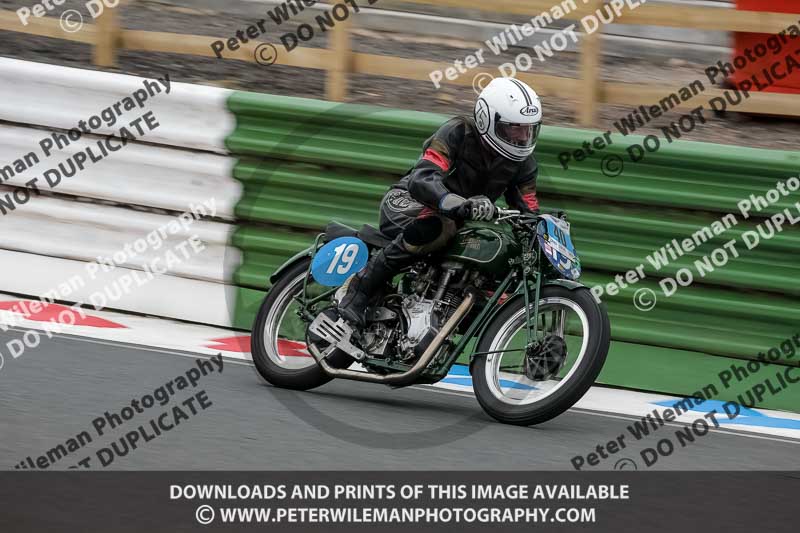 Vintage motorcycle club;eventdigitalimages;mallory park;mallory park trackday photographs;no limits trackdays;peter wileman photography;trackday digital images;trackday photos;vmcc festival 1000 bikes photographs